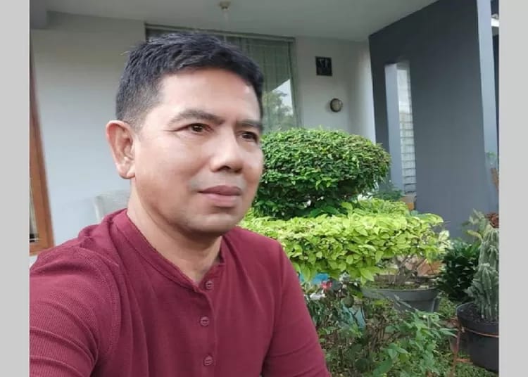 PENDEKATAN JOHN LOCKE Tunisia, Kita, dan "Alienasi"