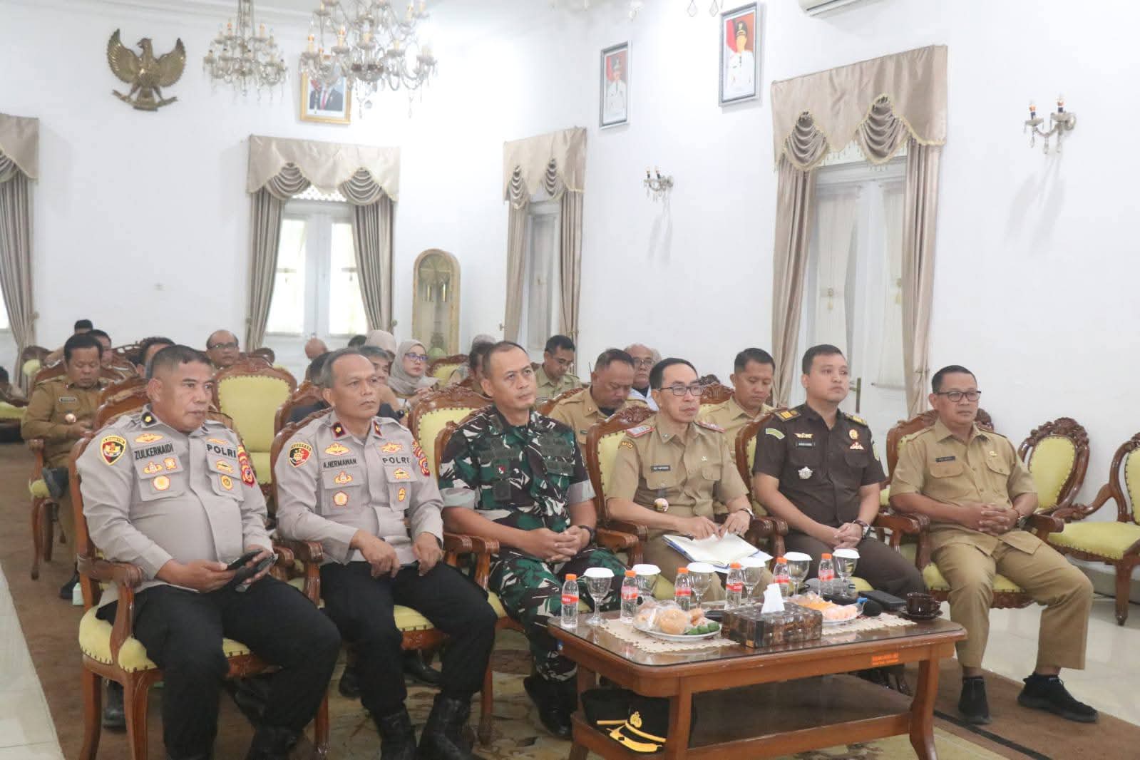 Bahas Peningkatan Pelayanan, Sekda Sukabumi Ikuti Rakor dengan Mendagri dari Pendopo