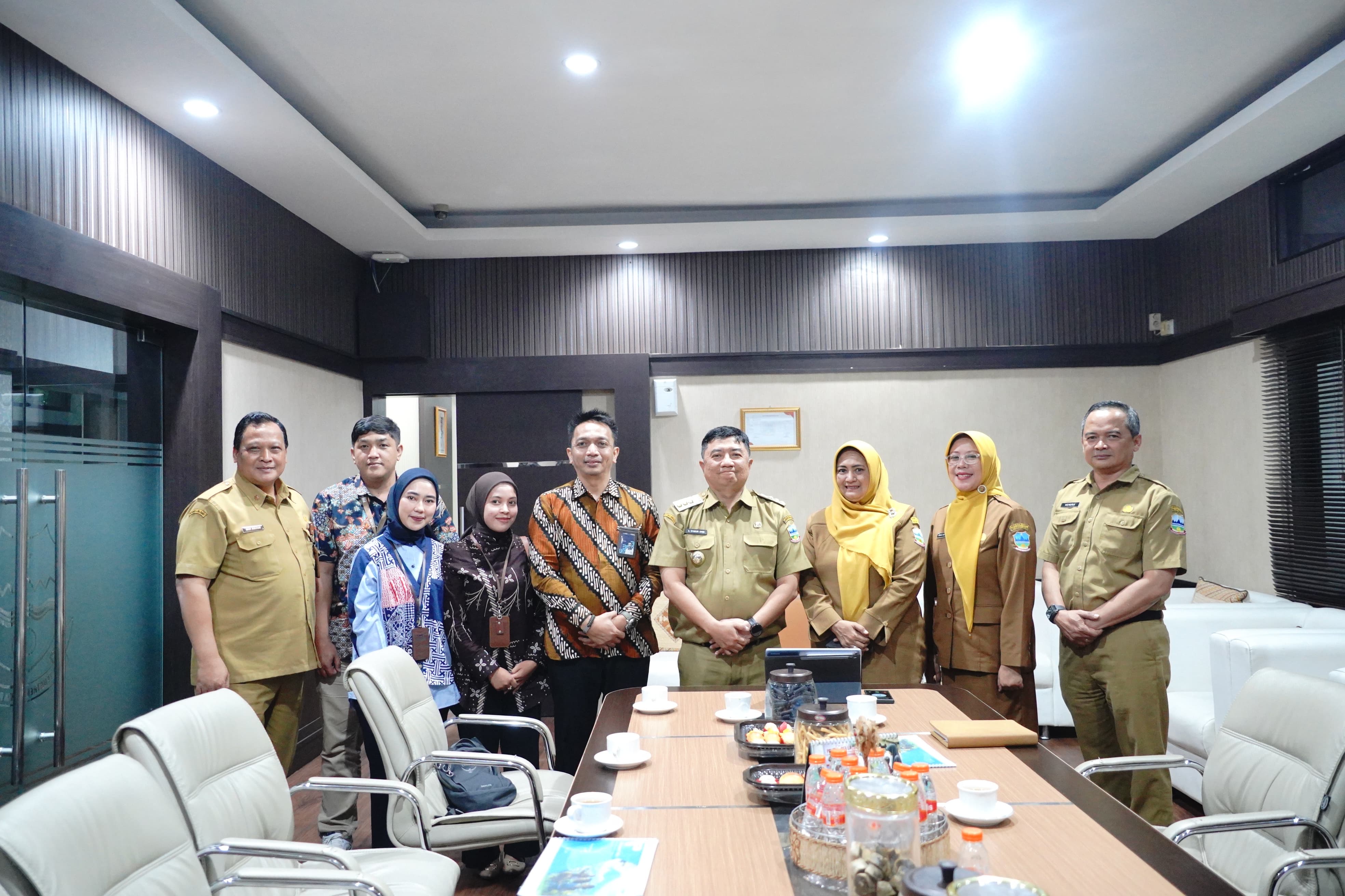 PNM Cabang Garut Perkuat Sinergi dengan Bupati untuk Dorong UMKM Naik Kelas
