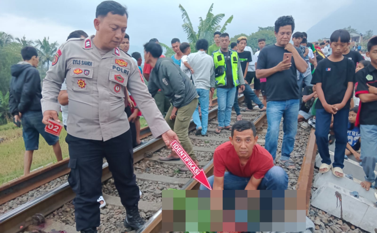 Seorang Pemuda Tewas Terserempet Kereta Api di Leles Garut