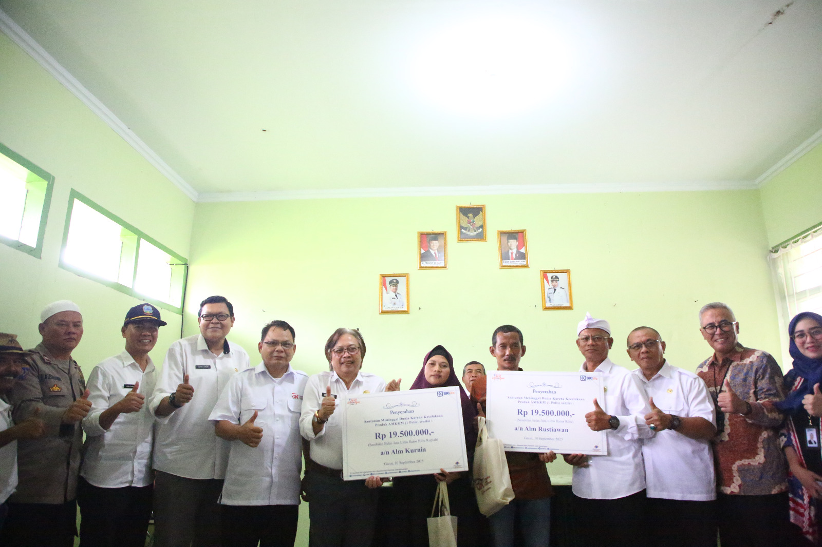 Pemkab Garut Serahkan ASMIK 2025, Lindungi Petani dan Buruh Tani dengan Asuransi Jiwa ‎