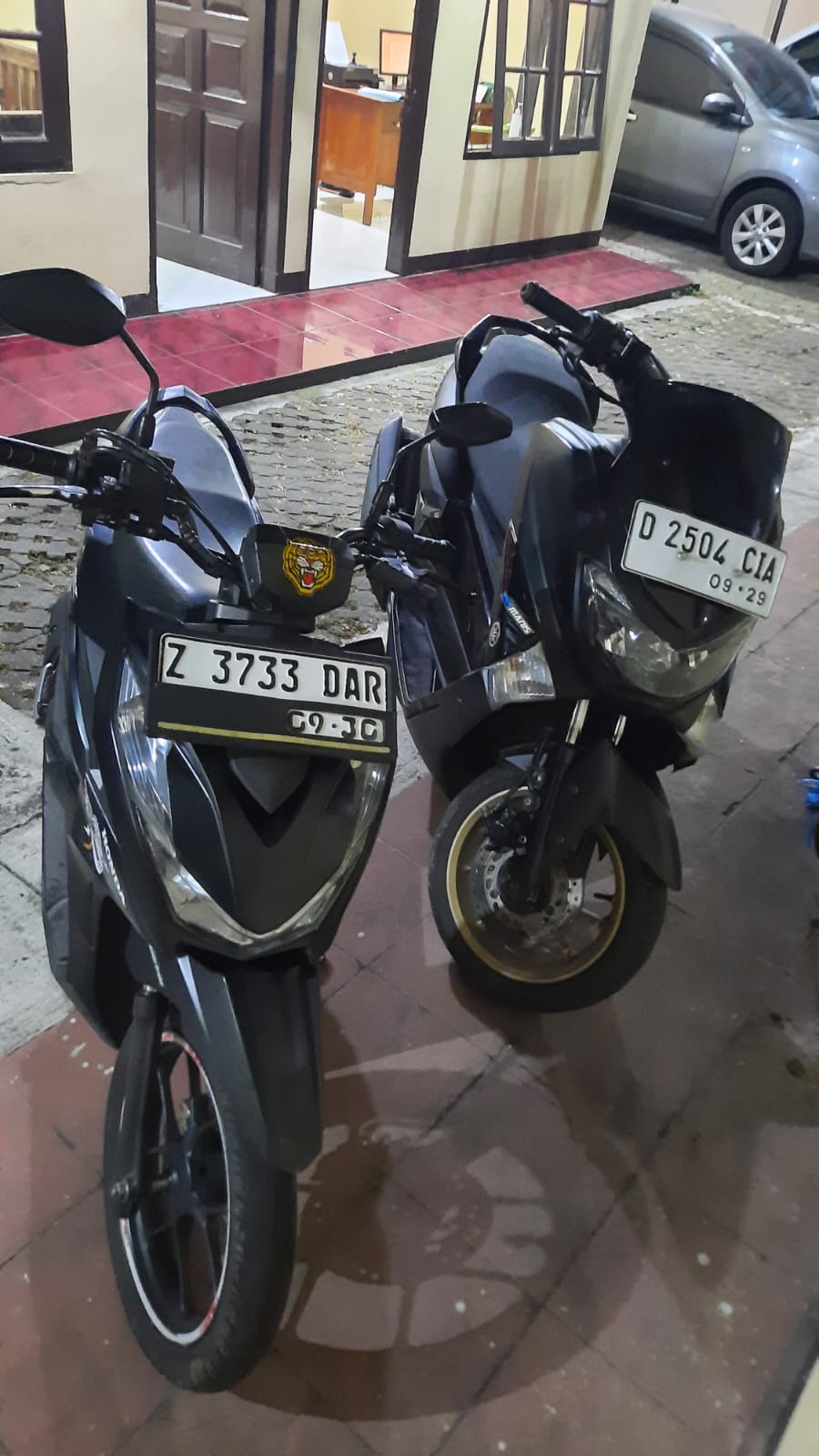 Aksi Dua Pelaku Curanmor di Parkiran Alfamart Terpantau CCTV