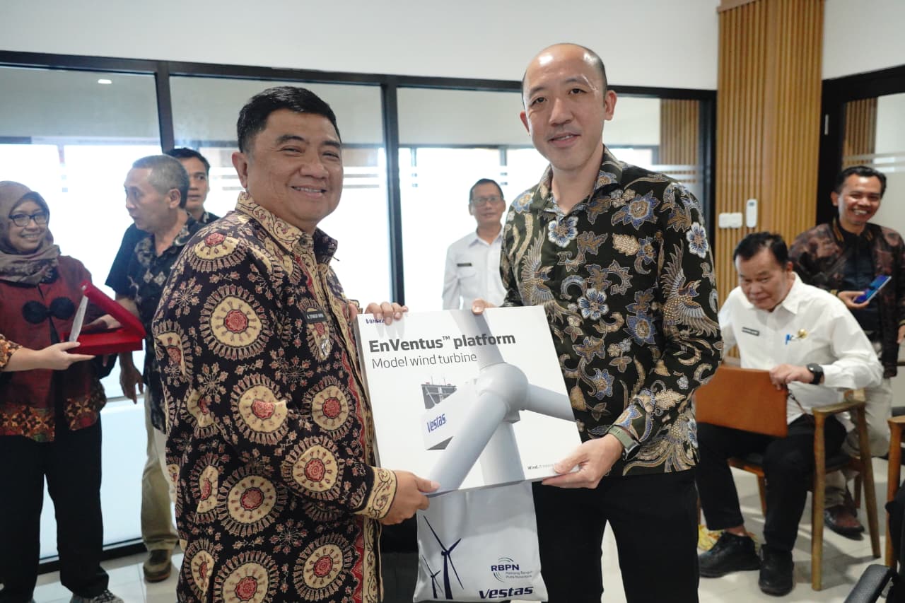 Bupati Garut Sambut Rencana Investasi PLTB di Pesisir Selatan