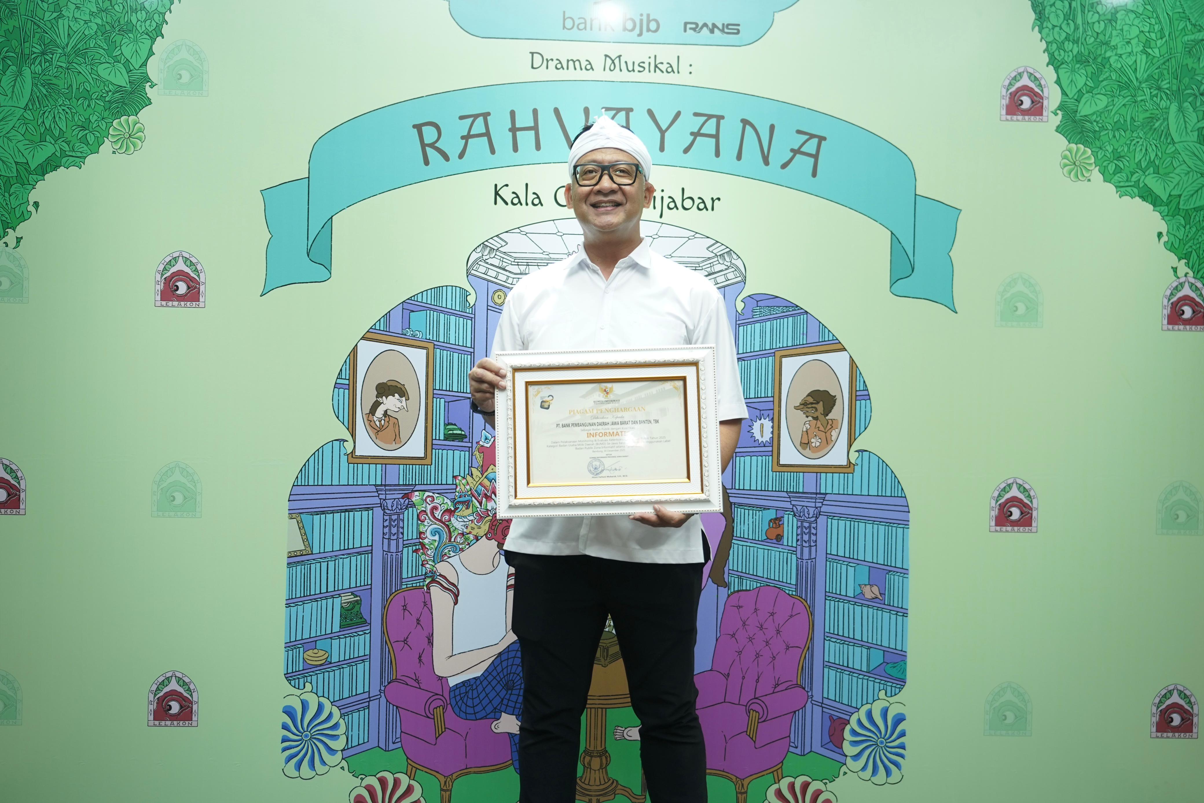 Transparansi Berbuah Apresiasi, bank bjb Raih Anugerah Keterbukaan Informasi Publik 2025