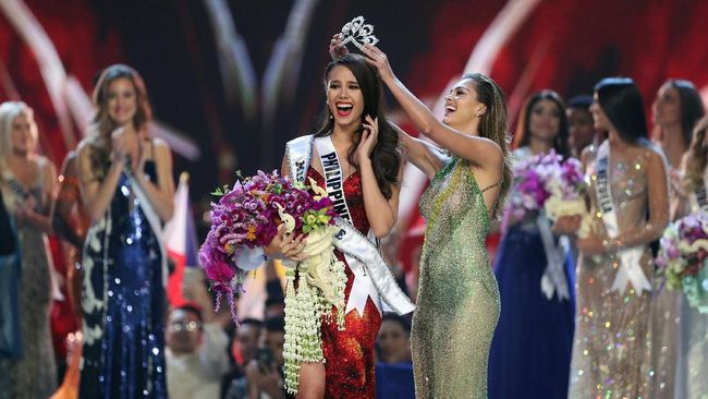 Miss Philippines Catriona Gray jadi Miss Universe 2018 (REUTERS/Athit Perawongmetha)