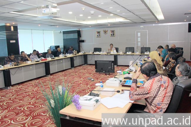 Rapat pleno MWA Unpad di ruang Amir Sjarifuddin, Kantor Kementerian Komunikasi dan Informatika RI di Jakarta, Foto: Unpad.ac.id