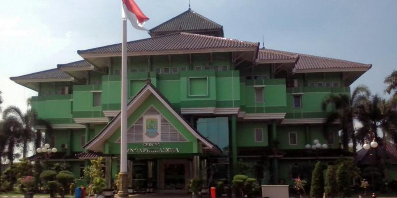 Kantor Bupati Karawang (Foto: Kompas.com)