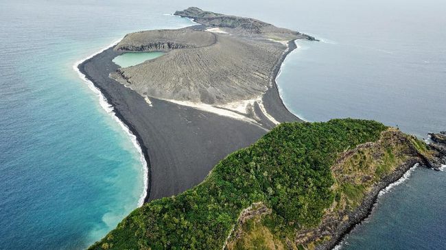 Pulau baru di Pasifik Selatan yang ditemukan peneliti NASA. (Foto: Dok. NASA via blogs.nasa.gov/CNN)