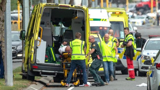 Dua warga negara Indonesia terluka akibat penembakan di salah satu masjid di Christchurch, Selandia Baru, pada Jumat (15/3). (Reuters/SNPA/Martin Hunter)/CNN