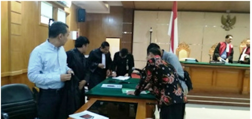 Situasi persidangan Bupati Cirebon nonaktif, Sunjaya Purwadisastra. Foto: BBPOS