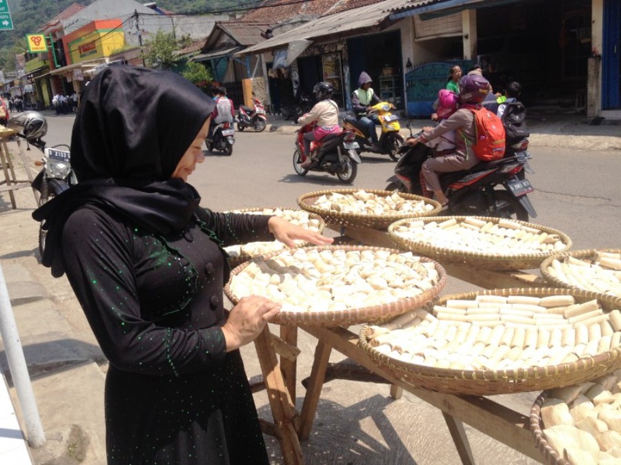 ILUSTRASI. Wajit, Cililin, salah satu makanan ringan produk rumahan khas Kecamatan Cililin. KBB. Foto: RRI