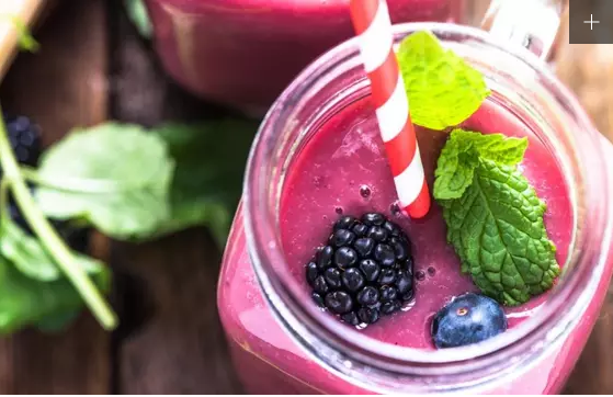 Smoothie Buah (Marcin Jucha/Shutterstock/klikdokter)