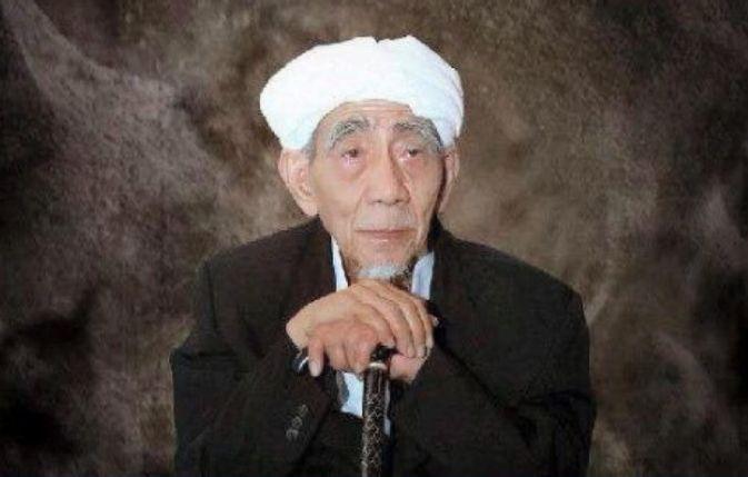 KH Maimoen Zubair atau akrab disapa Mbah Moen  (Foto: Eramuslim)