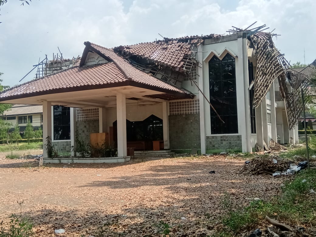 Gedung Wisma Haji Kabupaten Bandung masih seperti sarang hantu (Foto: fattah)