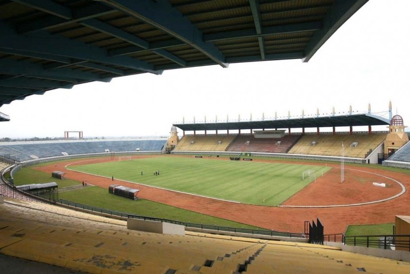 Stadion Si Jalak Harupat, Kabupaten Bandung. Foto: id.wikipedia.org
