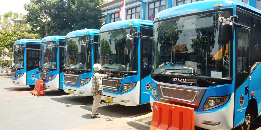 BRT terparkir di area Kantor Dishub Kota Sukabumi, Jalan Arief Rahman Hakim. Foto: dara.co.id/Riri