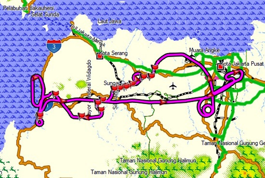 track warna ungu adalah jalur penyemaian awan. Foto: BNPB

 