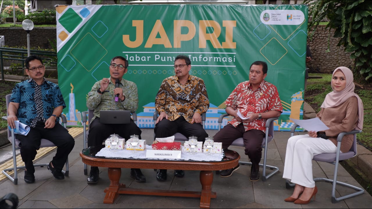 Dinas ESDM Jabar saat menggelar acara Jabar Punya Informasi (Japri) di Gedung Sate, Jalan Diponegoro, Kota Bandung, Jawa Barat, Kamis (6/2/2020).
Foto: ardian/istimewa