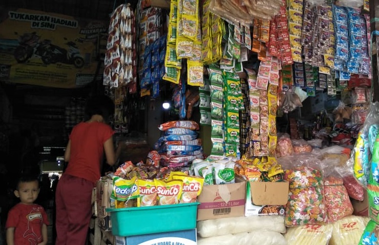 Salah satu jongko sembako di Pasar Induk Pasihayam, Kabupaten Cianjur, Jawa Barat. Foto: Purwanda/dara.co.id