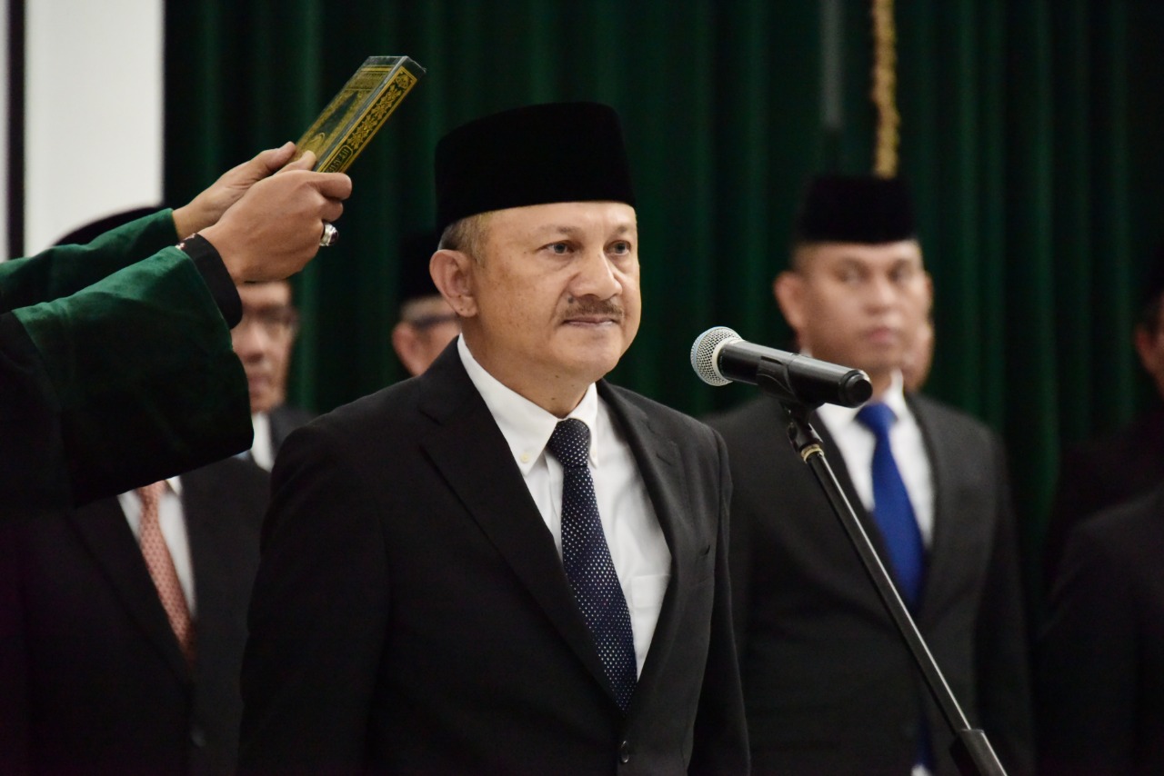 Sekda Jabar, Setiawan Wangsaatmaja saat dilantik di Gedung Sate, Jalan Diponegoro, Kota Bandung, Jumat (14/2/2020). Foto: Istimewa