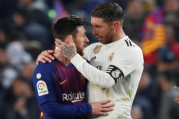 Soccer Football - Copa del Rey - Semi Final First Leg - FC Barcelona v Real Madrid - Camp Nou, Barcelona, Spain - February 6, 2019  Barcelona's Lionel Messi and Real Madrid's Sergio Ramos after the match         REUTERS/Albert Gea