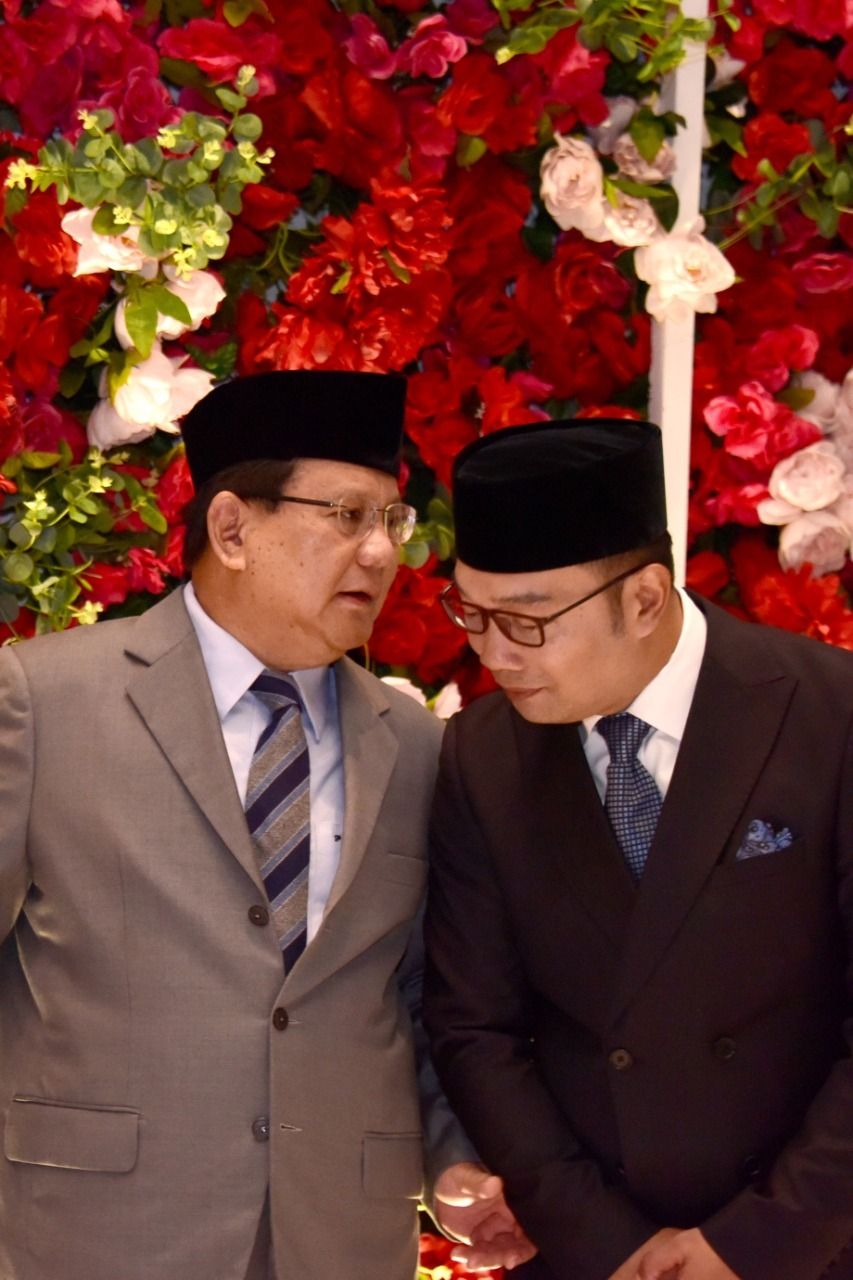 Prabowo berbincang dengan Ridwan Kamil/ pikiran rakyat.com