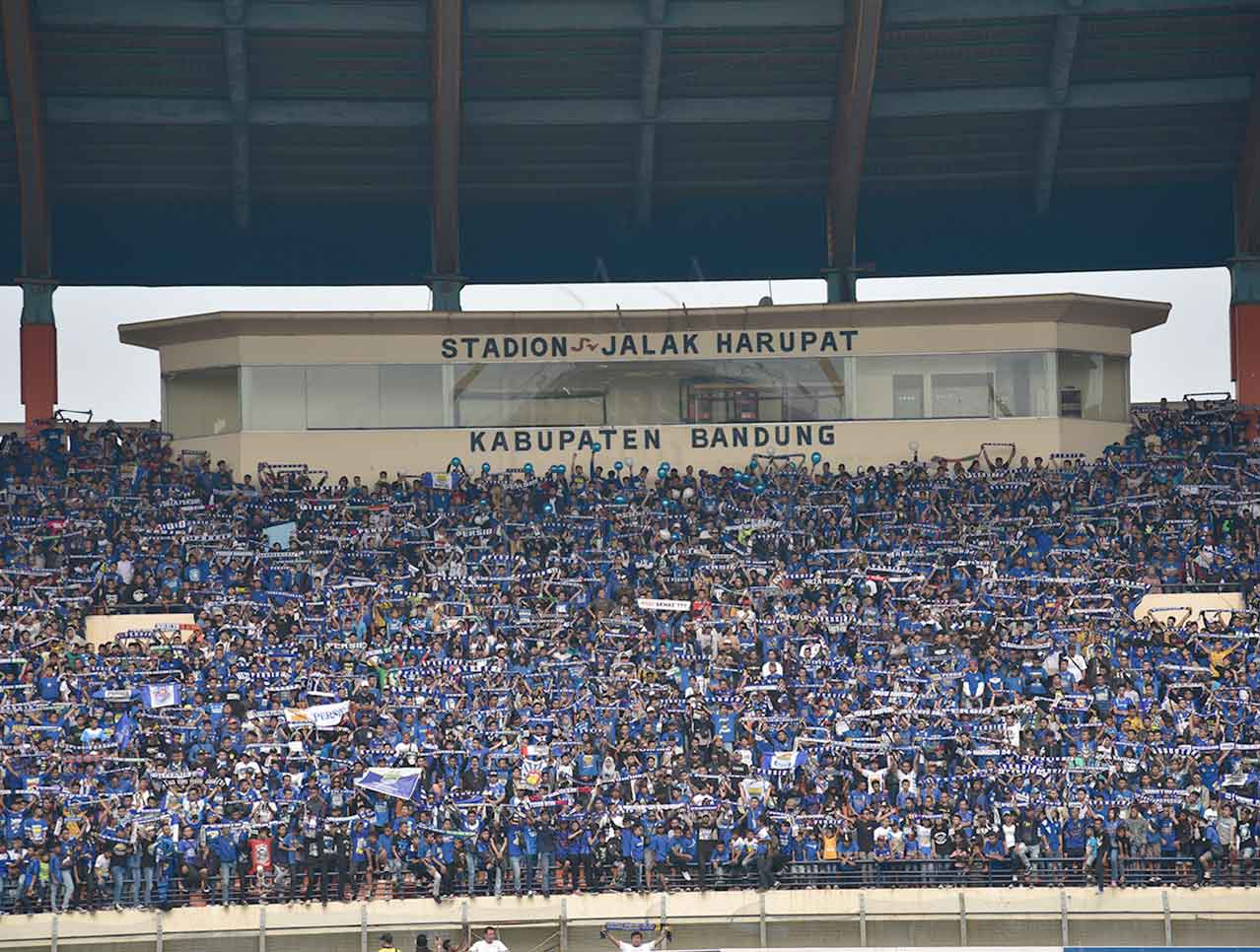 Bobotoh memadati Stadion Si Jalak Harupat/ Foto : Persib.co.id 