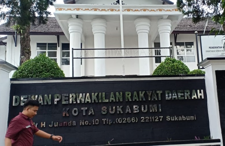 Kantor DPRD Kota Sukabumi. (Foto: Riri Satiri)