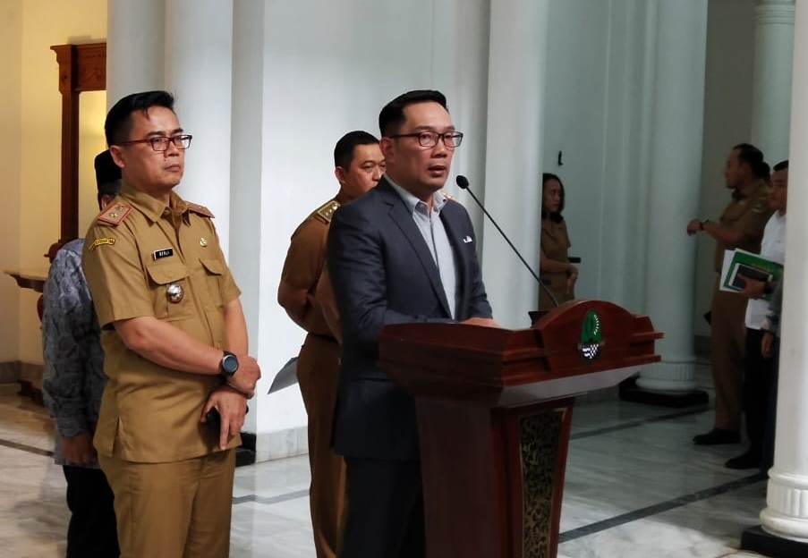 Gubernur Jabar, Ridwan Kamil menggelar konferensi pers usai rapat koordinasi pencegahan dan penanganan Covid-19 di Gedung Sate, Jalan Diponegoro, Kota Bandung, beberapa waktu lalu. (Foto: Ardiansyah Putra/dara.co.id)