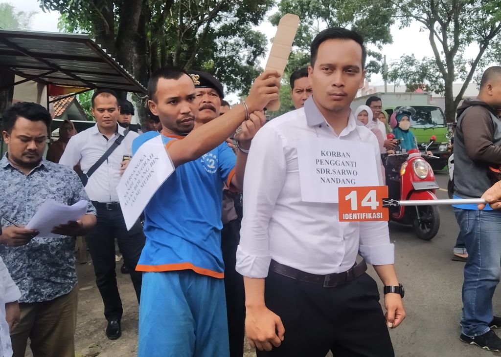 Rekontruksi Pembunuhan di Kabupaten Cianjur, Jawa Barat. (Foto: Purwanda/dara.co.id)