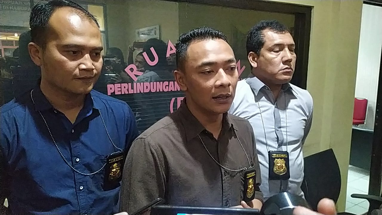 Kasatreskrim Polres Cianjur, AKP Nikki Ramdhany (tengah). Foto: Purwanda/dara.co.id)