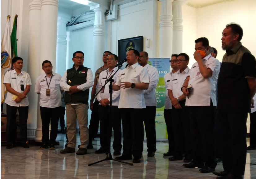 Mendagri Tito Karnavian saat jumpa pers di Gedung Sate bandung (Foto: Ardian Resco/dara.co.id)