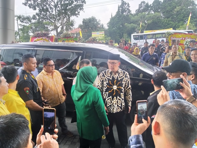 
Gubernur Jawa Barat, Ridwan Kamil menghadiri Musda Partai Golkar Jawa Barat X/2020 di Hotel Le Eminence, Cipanas, Canjur, Minggu (1/3/2020). Foto : Purwanda/dara.co.id
