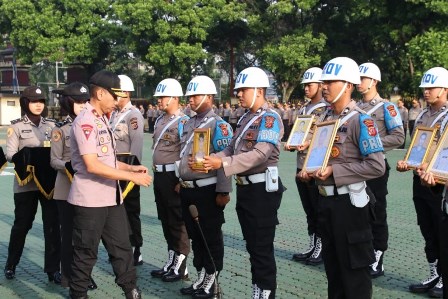 SEPULUH anggota Polda Jabar diberhentikan tidak dengan hormat sebagai anggota Polri.(Foto : rri)
