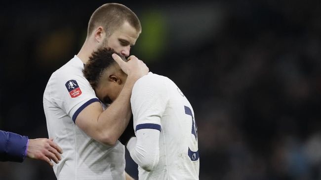 Tottenham kalah dalam drama adu penalti.  (Foto : CNNIndonesia/AP/Kirsty Wigglesworth)