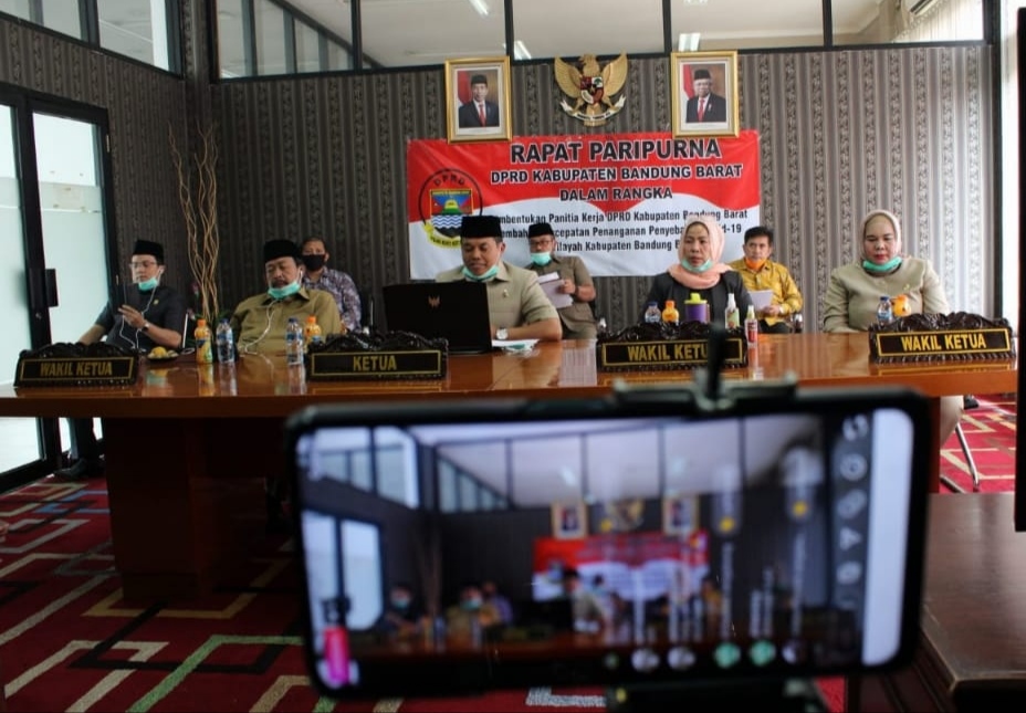 Rapat Paripurna pembentukan Panja Percepatan Penanganan Covid-19 KBB, belum lama ini. (Foto: Istimewa)