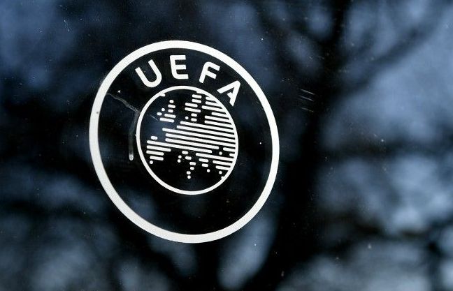 Logo UEFA yang terdapat di markas besar UEFA di Nyon, Swiss/Fabrice Coffrini/AFP.