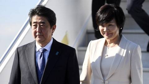 Istri PM Jepang Shinzo Abe bersama istri, Akie (Foto : Line Today)