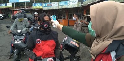 Kasus Pasien Positif Covid-19 meningkat Tapal Batas Cianjur Diperketat, Selasa (28/4/2020). (Foto : purwanda/dara.co.id)