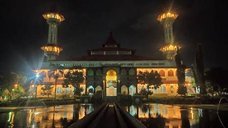 Masjid Agung Cianjur Menjadi Pusat Keagaaman di Tatar Santri. (Foto : purwanda/dara.co.id)
