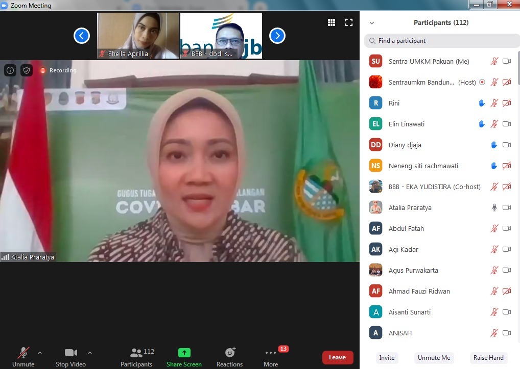 Ketua Dekranasda Provinsi Jawa Barat, Atalia Praratya saat menjadi pemateri pada acara Bincang Bisnis Online bank bjb yang digelar melalui platform meeting zoom, Kamis (14/5/2020). (Istimewa)