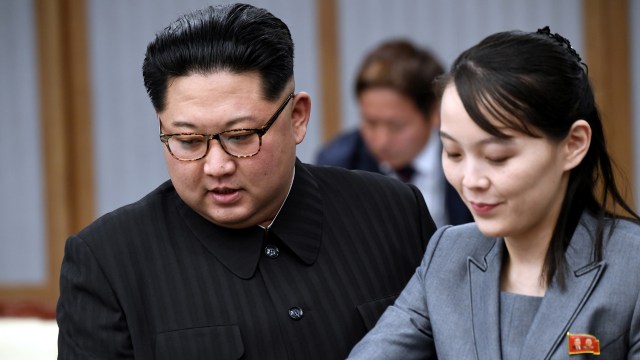 Kim Jong-un dan sang adik Kim Yo-jong menjadi kandidat terkuat sebagai suksesor.
(Foto : kumparan)