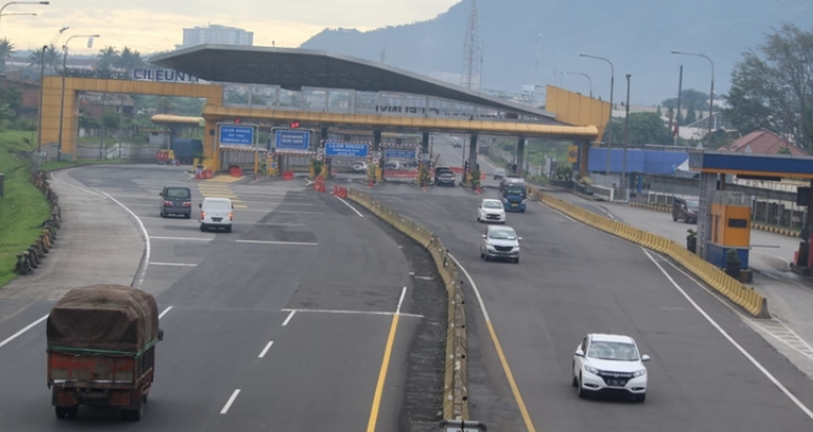 Suasana Lalu Lintas di Pintul Tol Cileunyi, Kamis (21/5/2020). (Foto : rri.co.id)