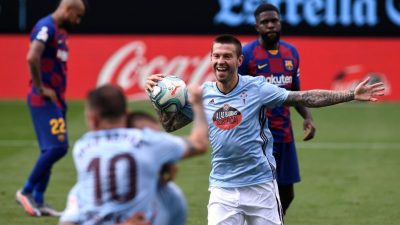 Pemain Celta Vigo melakukan selebrasi usai mencetak gol ke gawang Barcelona. (Foto: googlenewspost.com)