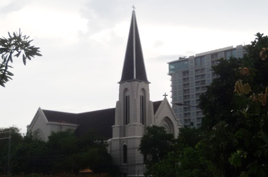 Gereja Katedral Jalan Merdeka, Kota Bandung, Jawa Barat. (Foto: serbabandung.com)