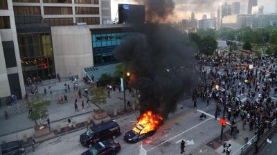 Demo di Amerika Serikat makin brutal (Foto: AP Photo/detikcom)