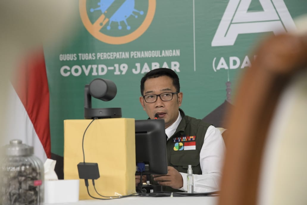 
Gubernur Jawa Barat, Ridwan Kamil saat menjadi Narasumber Webinar di Gedung Pakuan, Jalan Ottoiskandar Dinata, Bandung, Jumat (19/6/2020).(Foto: Humas Pemprov Jabar).

