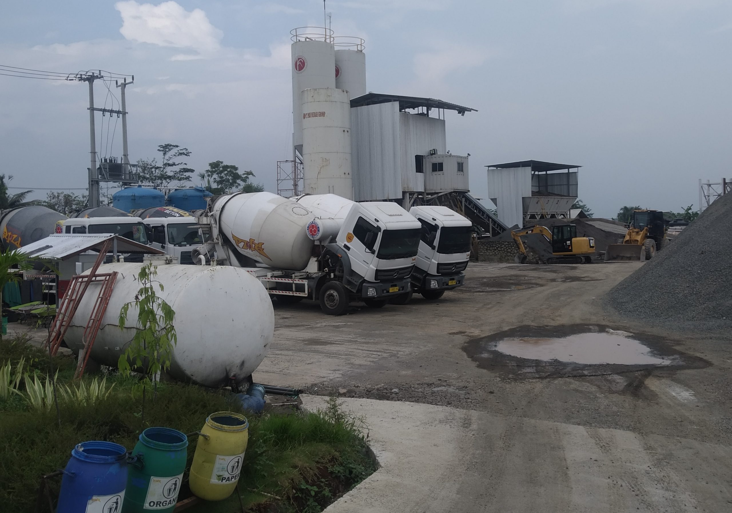 Batching Plant PT Padi Merah menjadi satu perusahaan yang disebutkan tim gabungan memiliki izin lengkap berdasarkan hasil verifikasi tim gabungan DPRD, DPMPTSP, dan Satpol PP Kabupaten Cianjur.  (Foto: Angga Purwanda/dara.co.id)