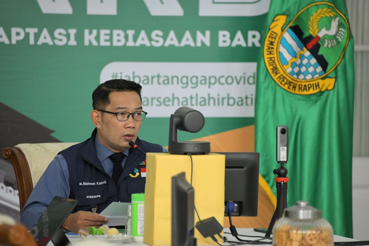 Ridwan Kamil dalam rapat dengar pendapat dengan Komite I DPD RI via video conference di Gedung Pakuan, Kota Bandung (Foto: Humas Pemprov Jabar) 