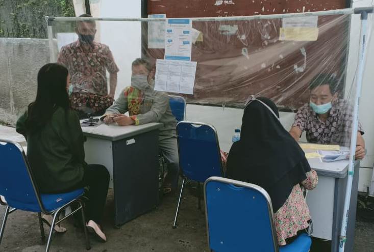 Pemohon kartu kuning di kantor DIsnakertrans Kota Sukabumi. (Foto: Riri Satiri/dara.co.id)